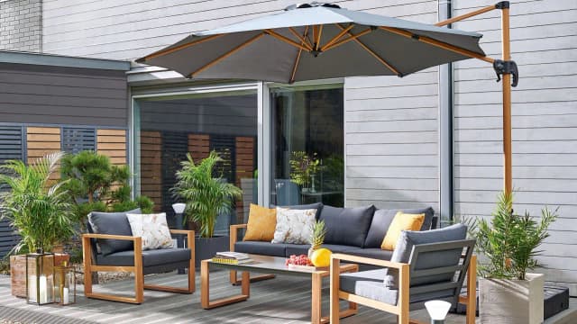 Jak chronić taras przed słońcem i cieszyć się komfortem na świeżym powietrzu