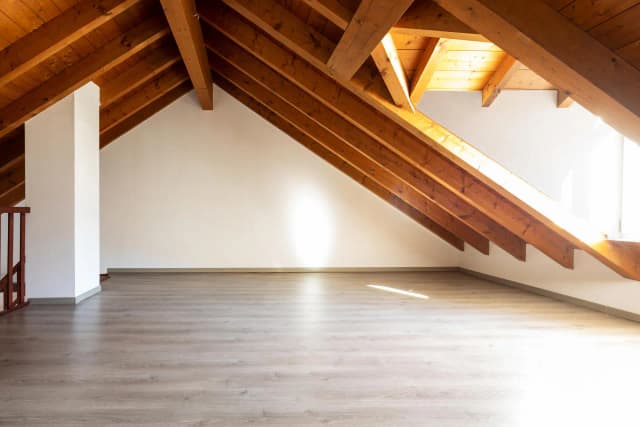 Czy strych wlicza się do powierzchni użytkowej? Co musisz wiedzieć?